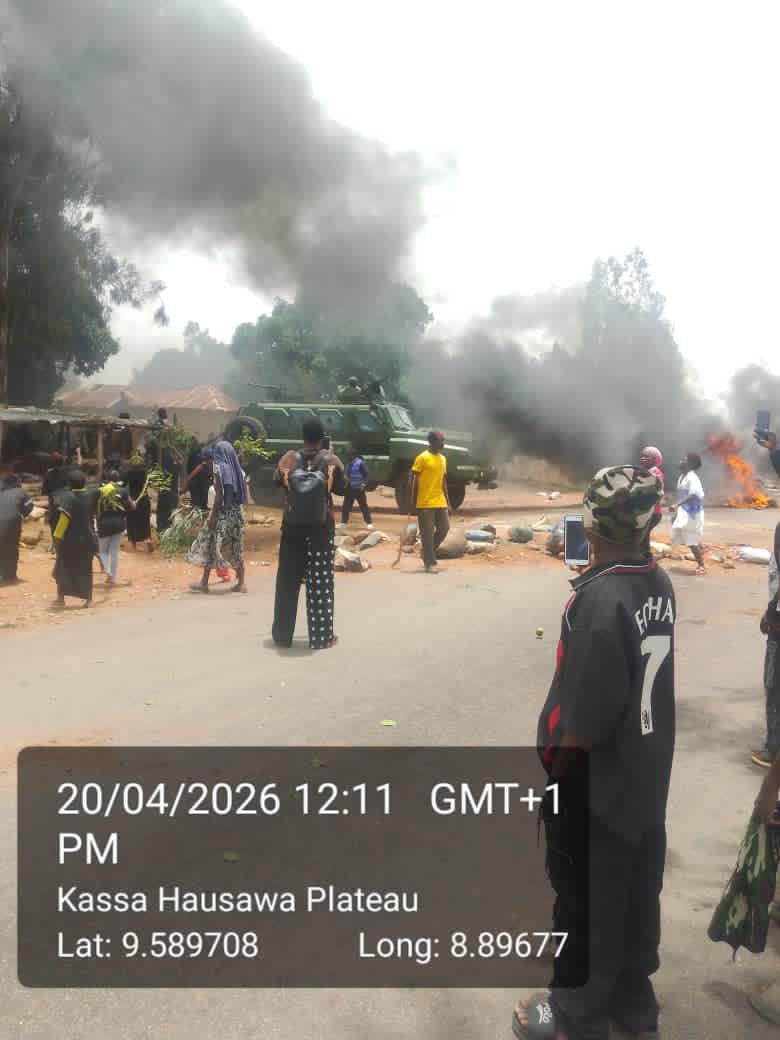 Angry youths, women attack soldiers, burn military checkpoint in Plateau over killing of villager