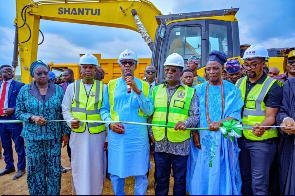 Umahi: JRB Construction Capable of Delivering Ibadan–Ijebu Ode Dualisation